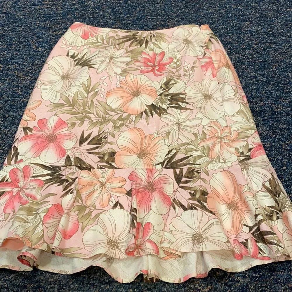 Ann Taylor Floral Silk skirt sz. 2